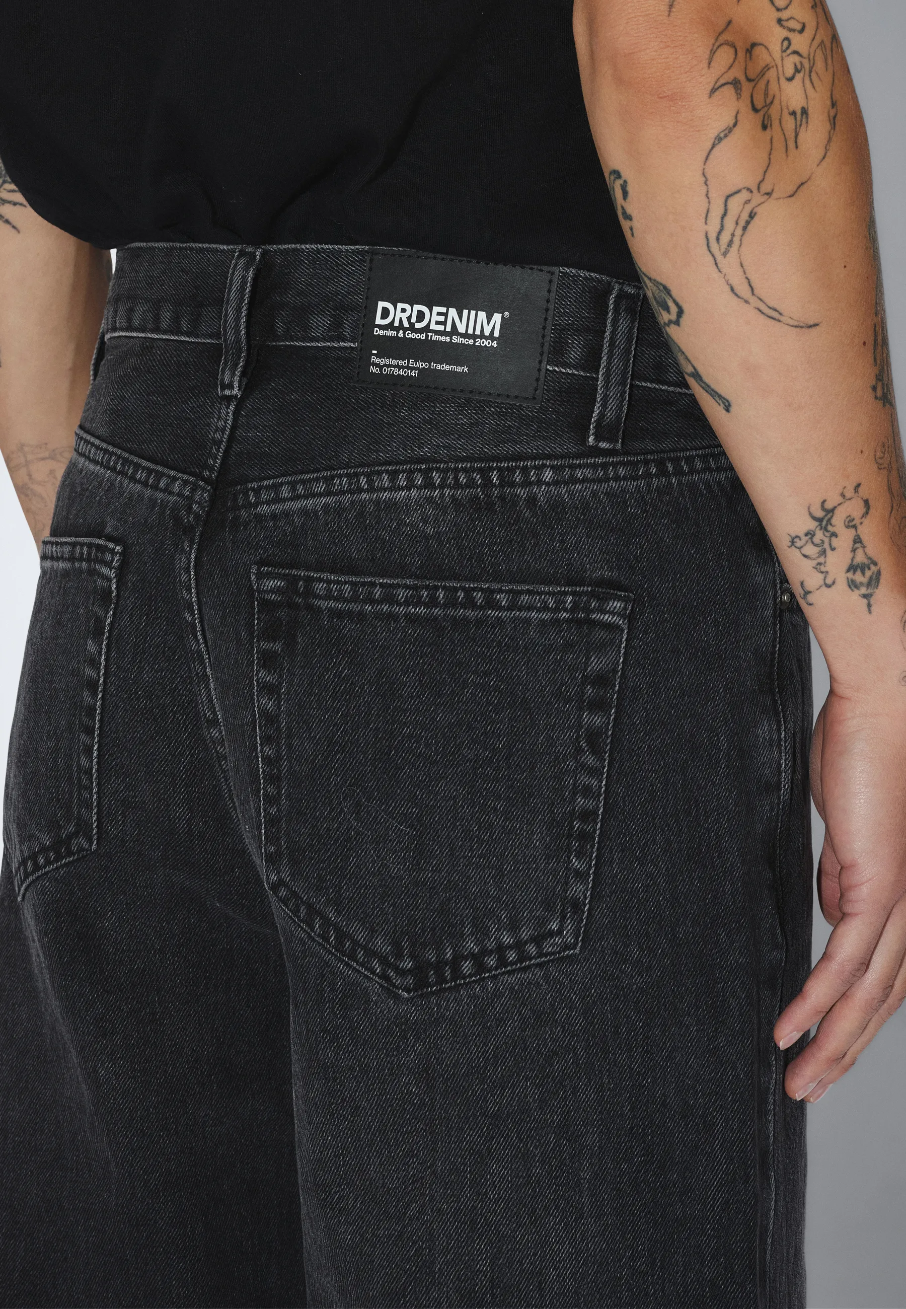 Cormac Baggy - Black Spray - Image 8