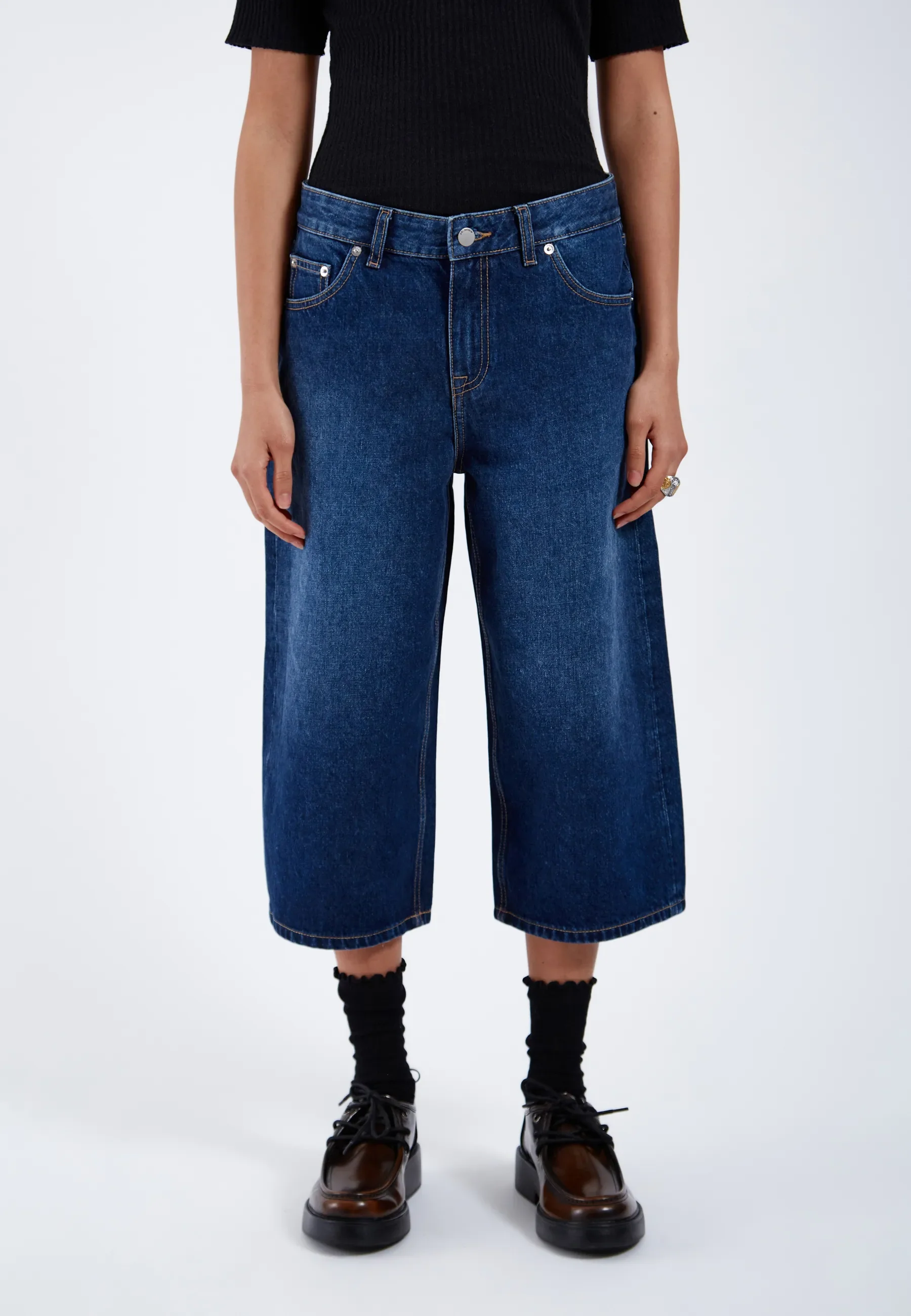 Dace Mid Wide Capri - Haze Dark Shade - Image 4