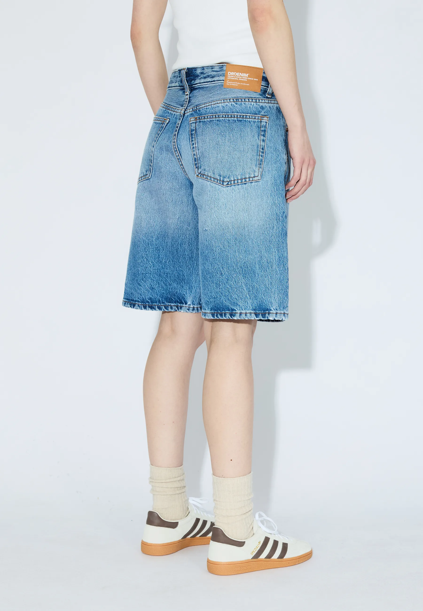 Lea Shorts - Stream Sky Fade - Image 7