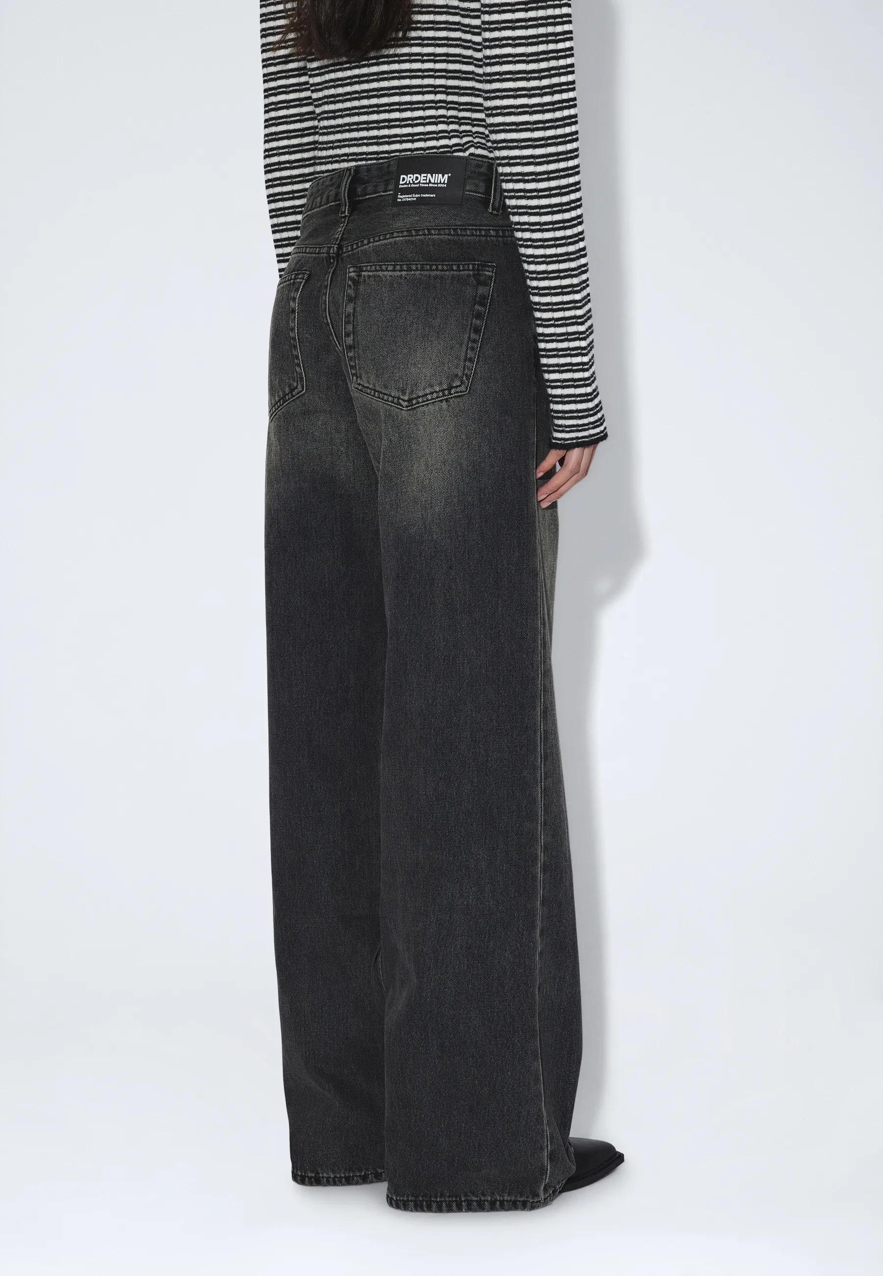 Rhue Low Wide - Aged Black Fade - Image 6